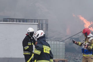 Pożar fabryki aerozoli. Strażacy przekazali nowe informacje