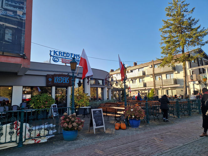 Nowy trend nad morzem! Lody i pamiątki w połowie listopada? Ta nadmorska miejscowość jest czynna cały rok