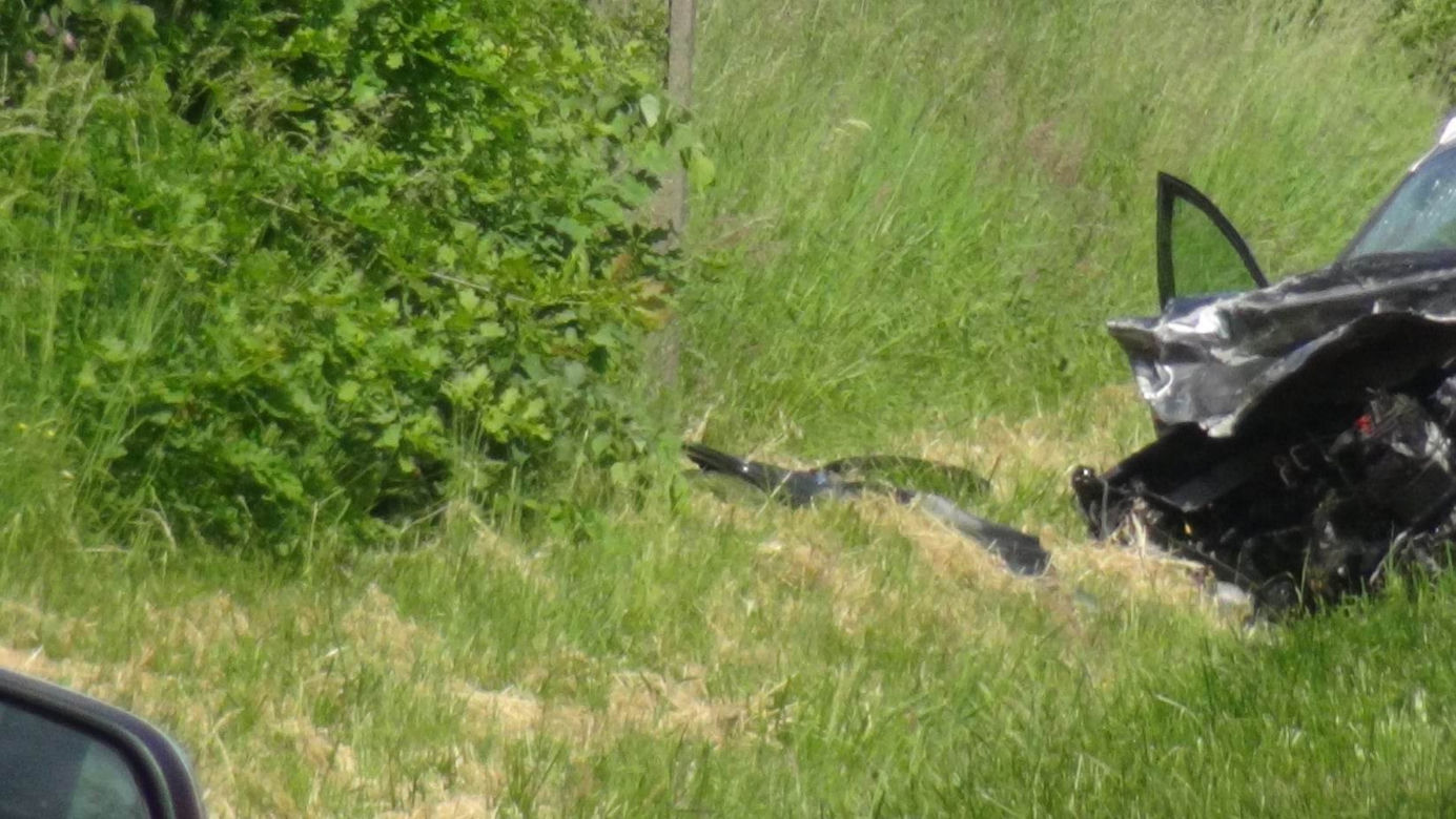 Śmiertelny wypadek pod Grodziskiem Mazowieckim. Jedna osoba zginęła, walczą o życie 12-letniego dziecka