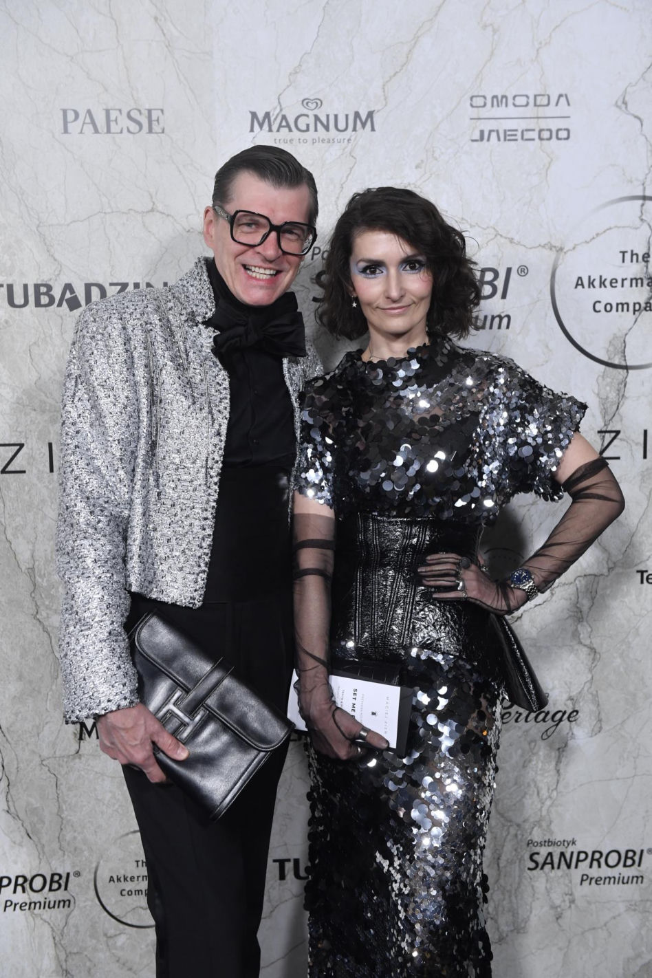 Szapołowska w czerni, Fijał z futrem w ręku i olśniewająca Steczkowska. Tłum gwiazd u Zienia