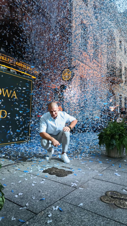 Mirosław Ziętarski z Katarzynką w Piernikowej Alei Gwiazd
