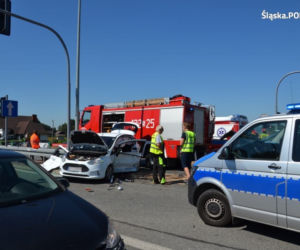 Groźny wypadek w Ustroniu. OLBRZYMIA siła uderzenia! W środku było dziecko