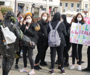 Białystok: Młodzieżowy Strajk Klimatyczny - Najpierw natura, potem matura