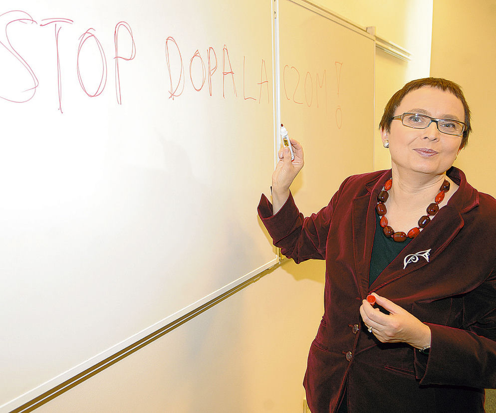 Super Express wywołał panią minister do tablicy