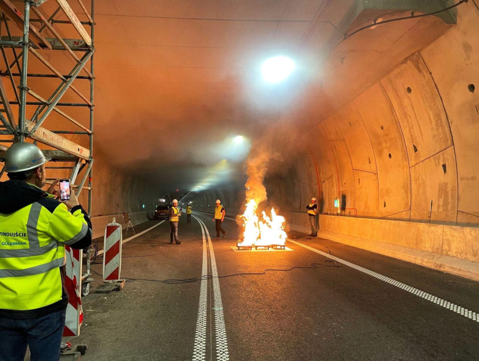 Tunelem w Świnoujściu przejechało już 4 mln pojazdów. Do 30 czerwca szacuje się, że będzie to 4,5 mln.