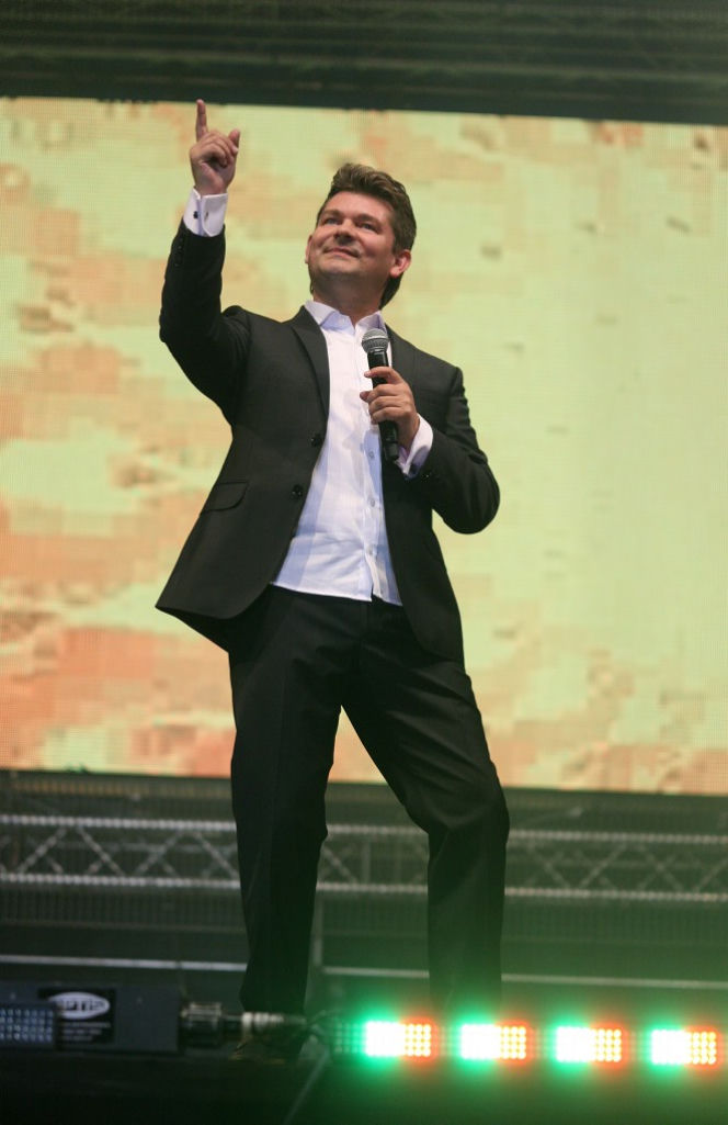 ZENON MARTYNIUK - AKCENT