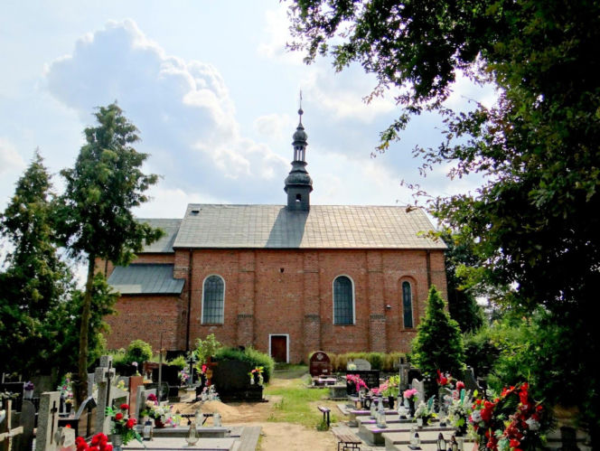 To jedno z najpiękniejszych miast w województwie łódzkim. Kiedyś było związane z Krakowem