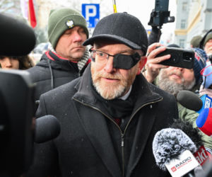 Grzegorz Braun pojawił się w prokuraturze. Nie otrzymał żadnych zarzutów