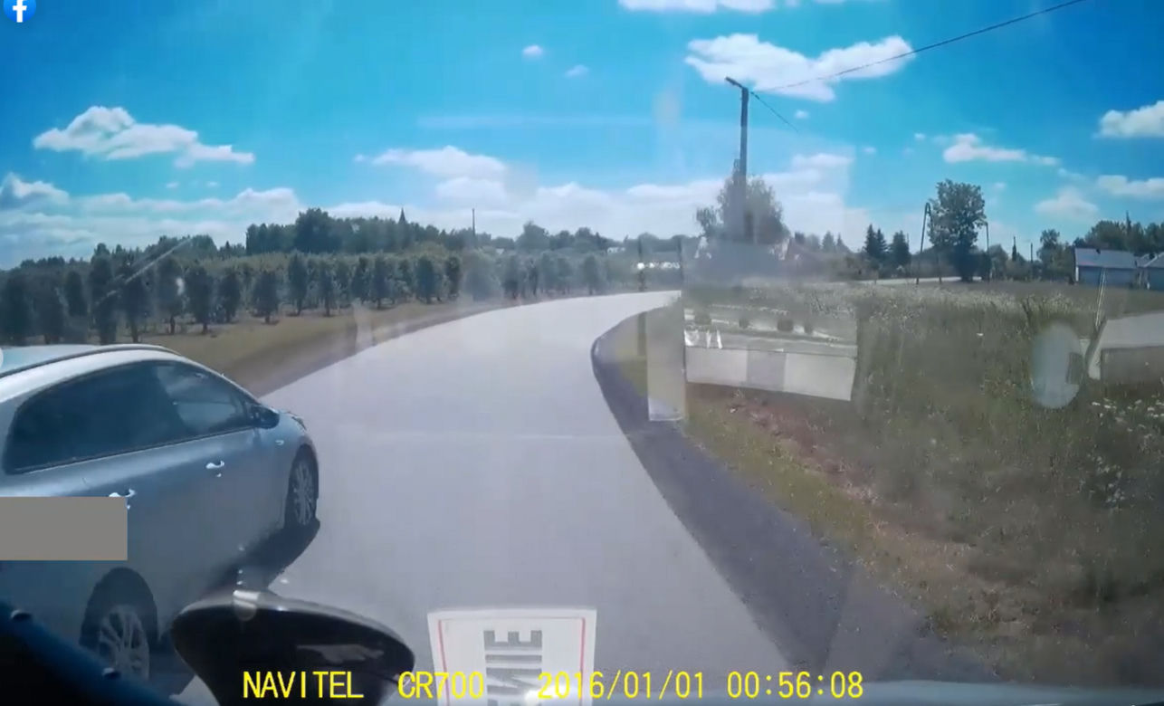 Szokujące sceny pod Grójcem! Pani wójt obawia się o zdrowie i życie bliskich. "Czy ktoś musi zginąć?" [ZDJĘCIA]