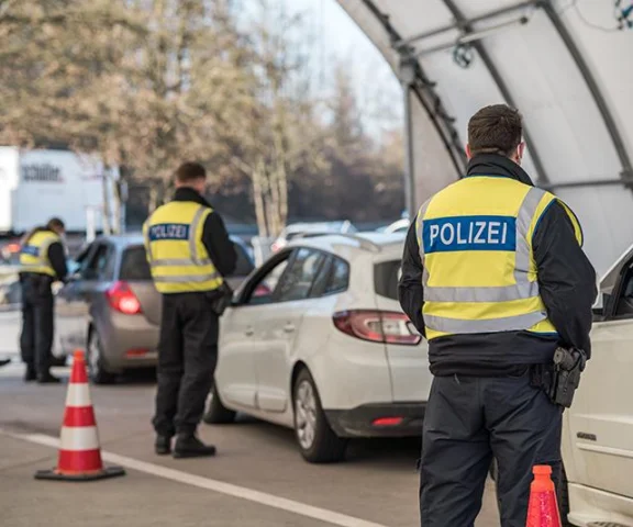 53-latek z Polski stracił BMW na granicy. Kazali mu iść pieszo