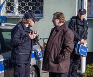To nie koniec świata odcinek 12. Nora (Ewa Konstancja Bułhak), burmistrz (Paweł Królikowski)