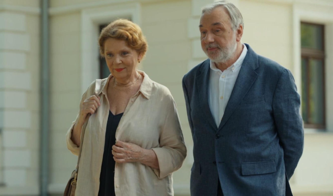 Barwy szczęścia odc. 3108. Józefina Rawiczowa (Elżbieta Jarosik), Andrzej Zastoja-Modelski (Leon Charewicz)