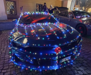 Świąteczny Zlot Amerykańskich Samochodów na Rynku w Lesznie