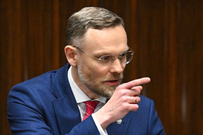 Sikroski bez hamulców do Macierewicza: Antek świrze!