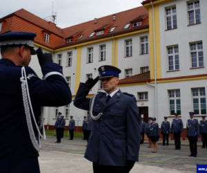 Nowi oficerowie w warmińsko-mazurskiej policji. Czekali na to kilkanaście miesięcy [ZDJĘCIA]