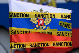 Sankcjami w Rosję: niedźwiedź jest ranny, ale wciąż groźny 