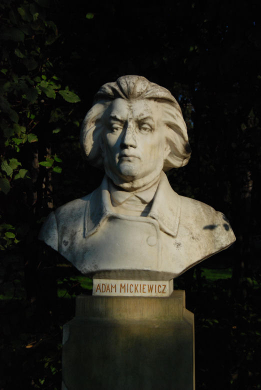Popiersie Adama Mickiewicza w parku im. Henryka Jordana w Krakowie