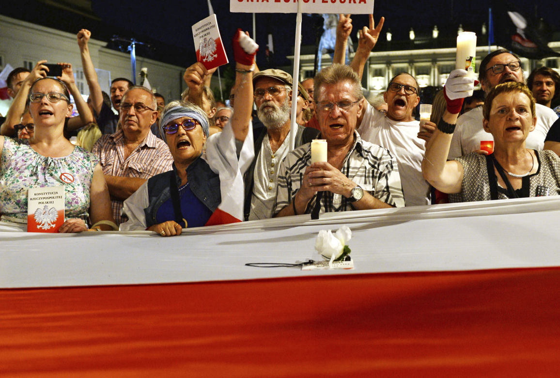 Protesty pod Pałacem Prezydenckim