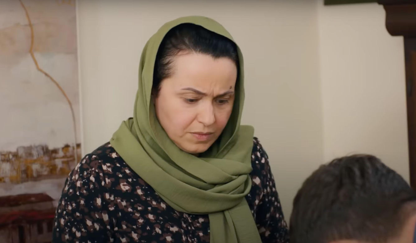 Zeynep będzie przetrzymywana przez porywacza, a Yildiz przyłapie Melis na rozmowie z przestępcą. Ghonul i Bulent zaczną odchodzić od zmysłów, a Ege trafi na trop.