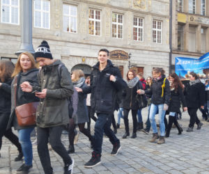 Polonez dla Fredry z prowadzącymi popołudniowy program w Radiu ESKA