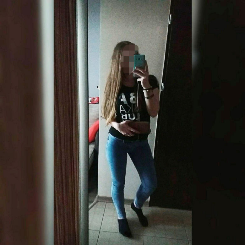 Pijana mama spała w najlepsze. Chłopczyk wspiął się na parapet