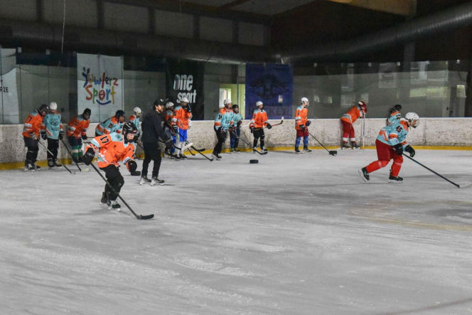 Latem trenują na łyżwach pod okiem trenerów z NHL