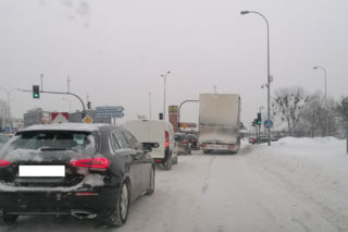 Zimowa MASAKRA na Podlasiu. Lodowisko na ulicach, stłuczki i korki [ZDJĘCIA]