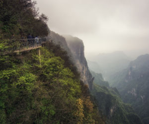 Ekstremalne przeżycia na szlaku China Tianmen Skywalk w Chinach