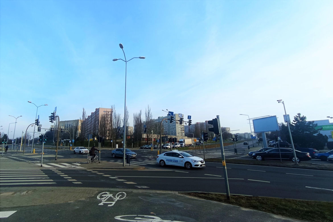 Na skrzyżowaniu ulic 26 Kwietnia, Derdowskiego i Taczaka uruchomiono system RedLight3