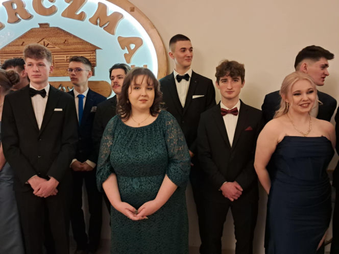 Studniówka 2026 maturzystów Zespołu Szkół Zawodowych nr 1 w Starachowicach