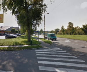 Przejście dla pieszych na skrzyżowaniu ulic Derdowskiego i Świerczewskiej (2011 r.)