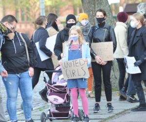 Kołobrzeg: Protest kobiet na ulicach miasta