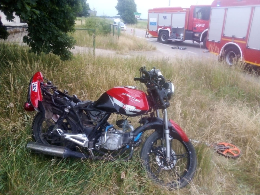 Nie żyje 17-letni Karol spod Ostrołęki. Kierowca i pasażer forda, który uderzył w chłopaka, uciekli. Byli pijani [ZDJĘCIA]