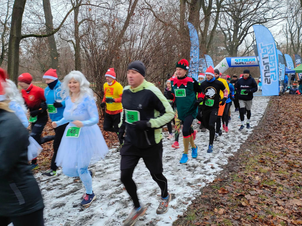 Przedświąteczne zawody sportowe. Łodzianie biegają i pomagają