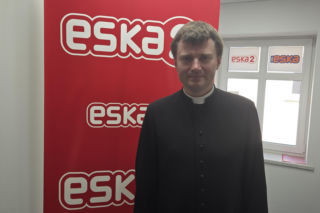 Przejdą 40 km w ciszy i skupieniu. Ekstremalne Drogi Krzyżowe odbędą się m.in. w Trzebnicy, Miliczu i we Wrocławiu [POSŁUCHAJ]