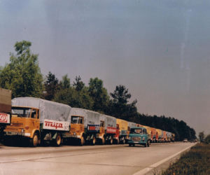 Archiwalne zdjęcia Fabryki Samochodów Ciężarowych (FSC) z lat 70. budzą ogromny sentyment, ale i smutek