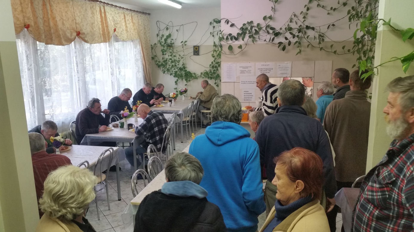 Przed świętami w schroniskach przybywa bezdomnych