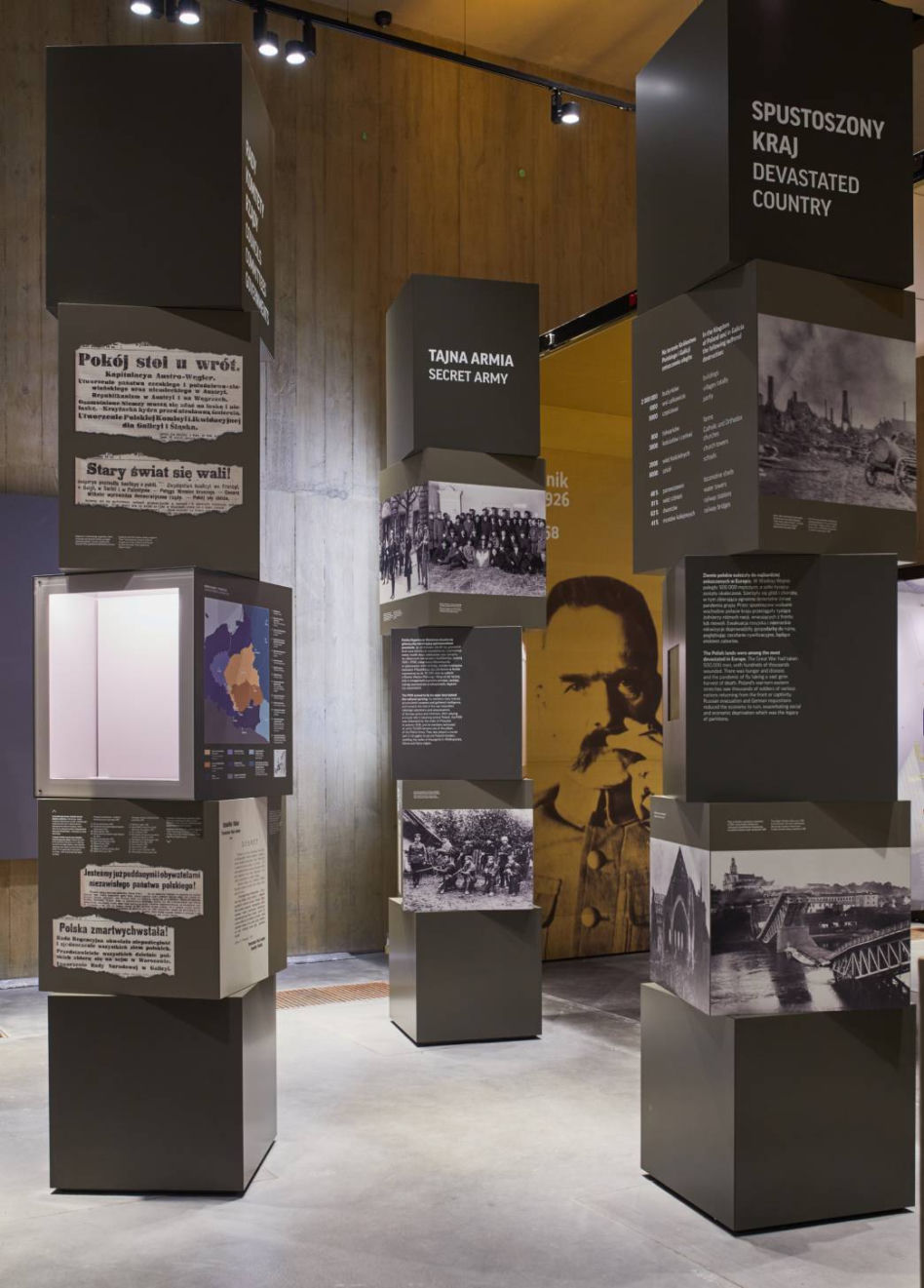 Wystawa w Muzeum Piłsudskiego na dzień przed otwarciem [GALERIA]