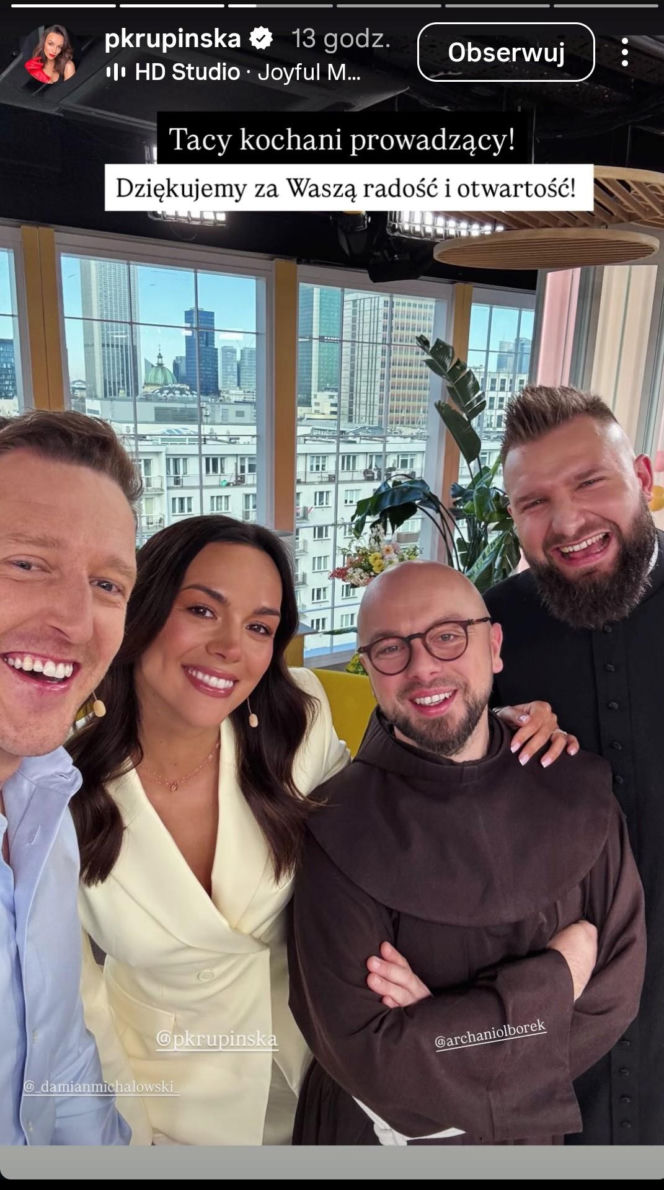 Garnitur Pauliny Krupińskiej to idealna propozycja na komunię. Elegancki i w jednym z najmodniejszych odcieni tej wiosny