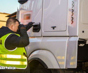 Ciężarówki warte 800 tys. zł odzyskane przez policję. Zatrzymanym grozi 10 lat więzienia