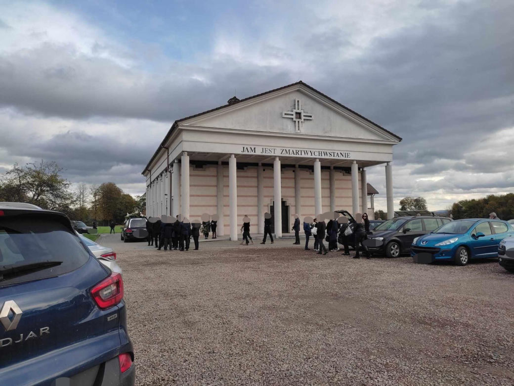 Pogrzeb Izy z Krakowa. Rodzina i przyjaciele żegnają 26-latkę