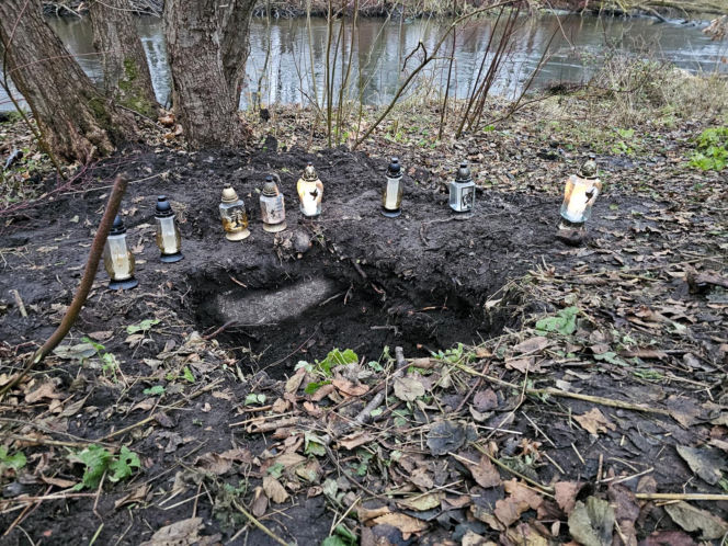 Zabił kolegę, poćwiartował i wyniósł w walizce. Szczątki zakopał w parku miejskim. Biegli nie mają wątpliwości