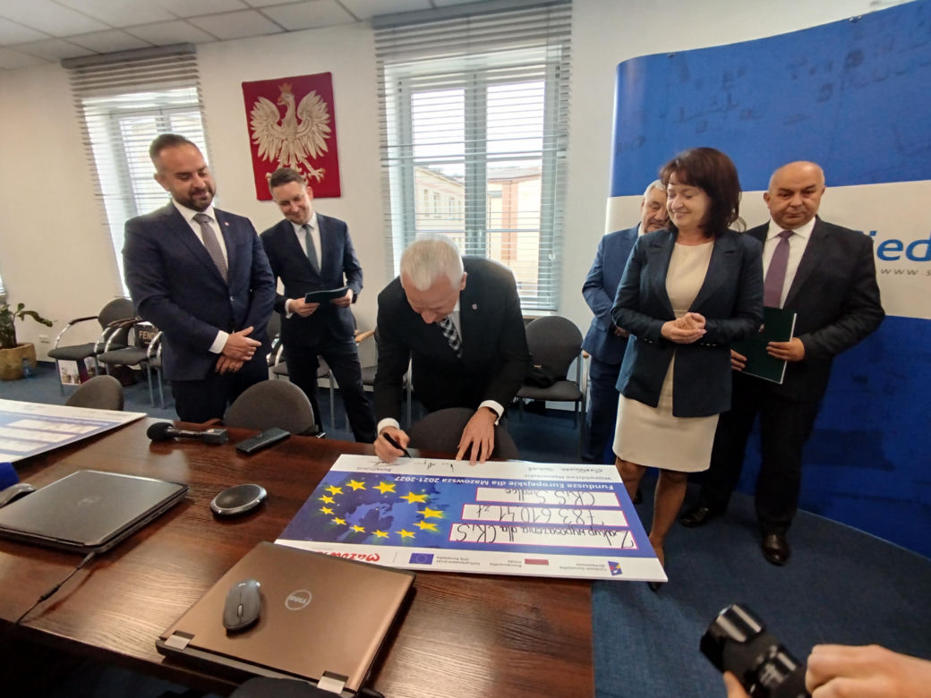 Umowy na dofinansowanie inwestycji w CKiS i Budowlance zostały już podpisane.