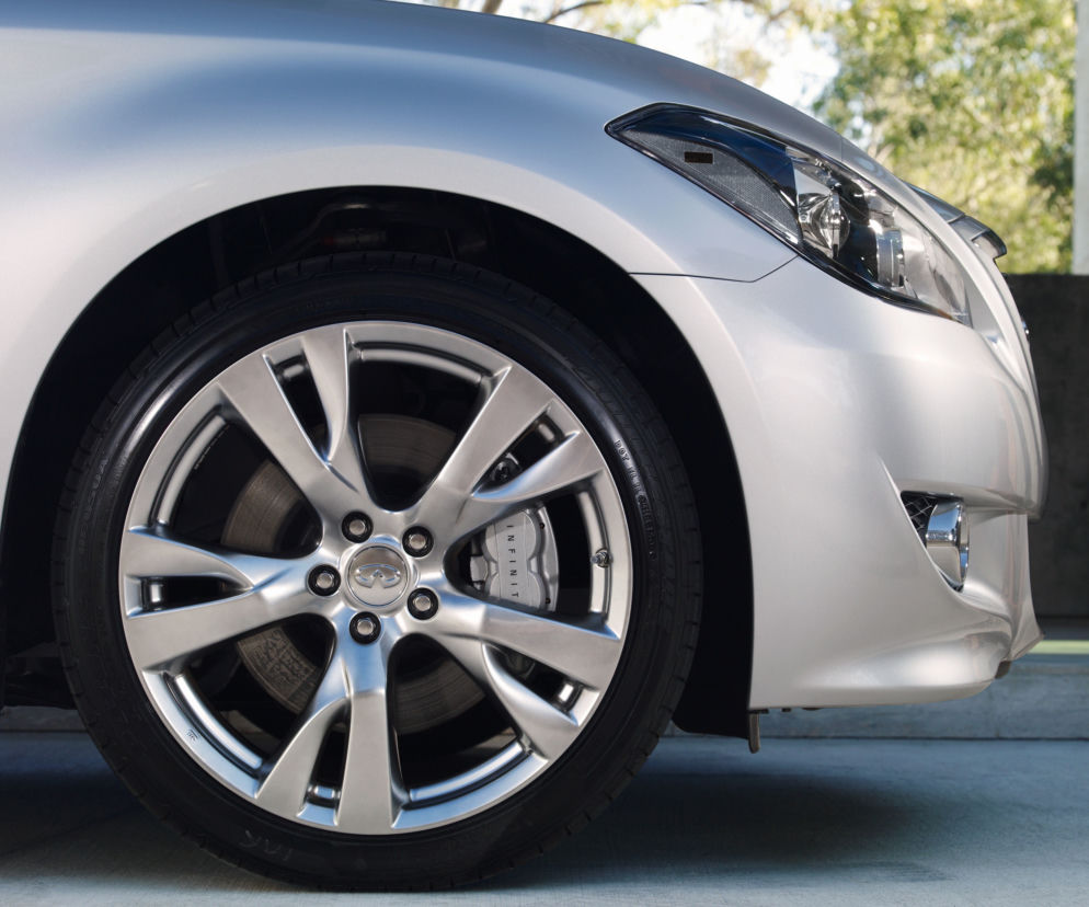 Infiniti M