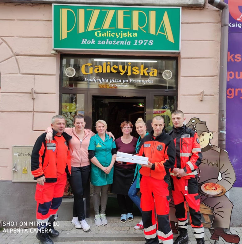 Przemyska gastronomia karmi ratowników! Piękny gest w czasie koronawirusa (GALERIA)