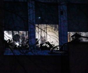 Dwa dni przed tragedią pozowali razem do zdjęcia. Dziś w mieszkaniu przy Bałtyckiej 3 nadal pracują śledczy