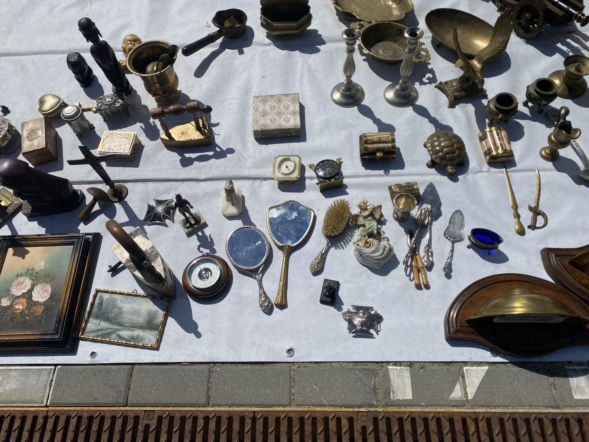 Prawdziwe perełki na wyciągnięcie ręki. Targi staroci, o których mało kto wie! W podkarpackim miasteczku można znaleźć skarby 