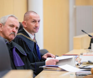 Przed Sądem Okręgowym w Poznaniu stanęli oskarżeni o porwanie i próbę zgwałcenia 16-latka