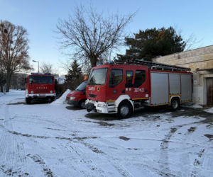OSP Białołęka… zamarza. Nie ma własnej remizy, wozy stoją pod gołym niebem