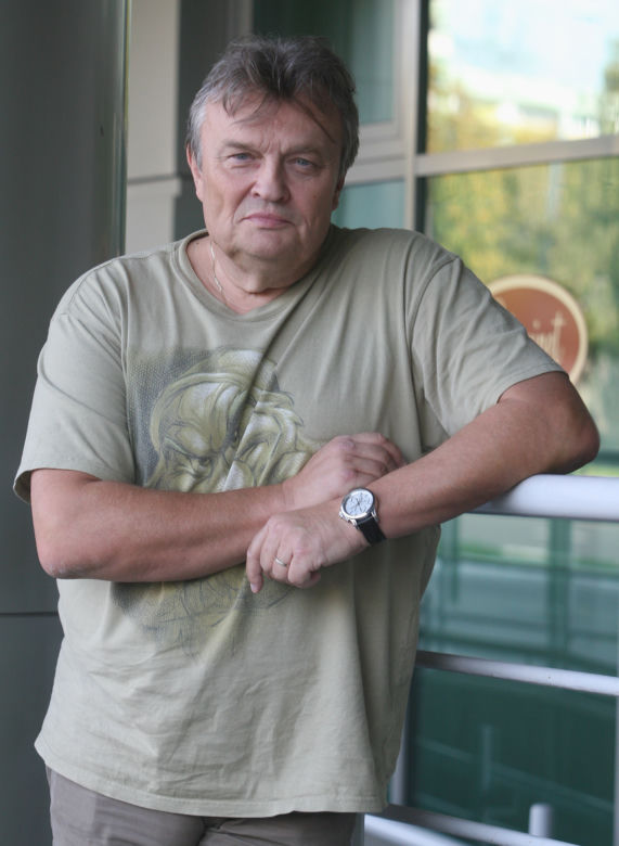 KRZYSZTOF CUGOWSKI